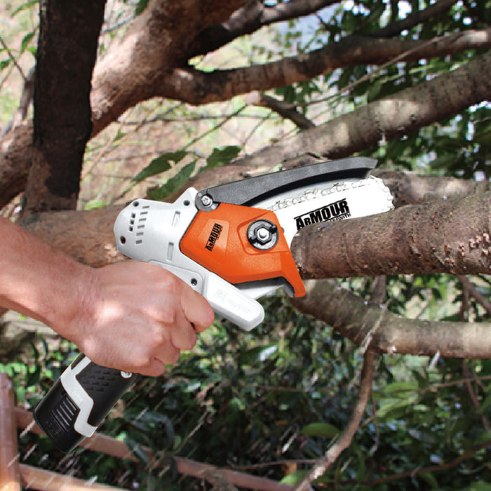 BRUSHLESS MOTOR PRUNER WITH DOUBLE 16 VOLT BATTERY
