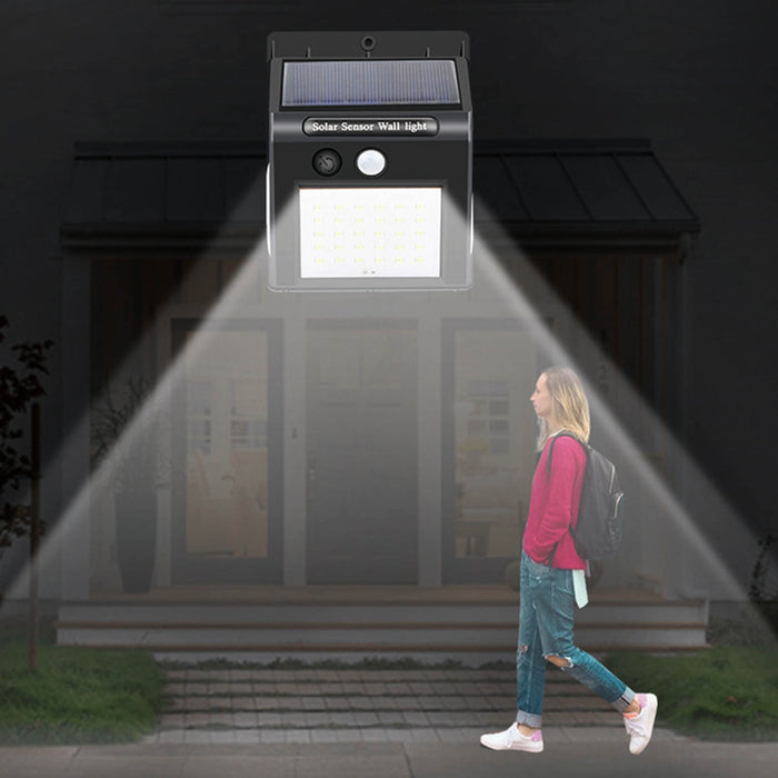 FARO LED CON PANNELLO SOLARE RICARICABILE
